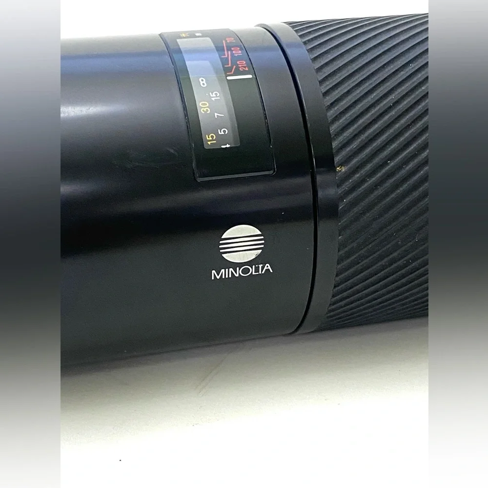 Minolta MAXXUM Zoom AF 70-210mm 1: 4 (32) Macro Camera Lens